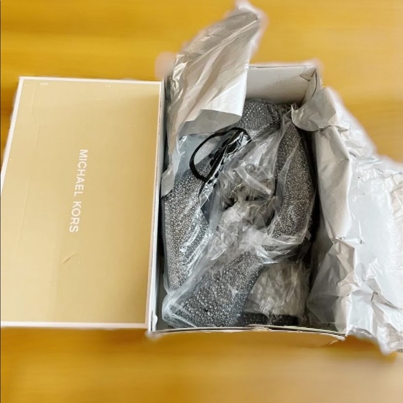 New in box … Michael Kors heels 7.5 - Picture 10 of 16